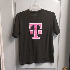 T-Mobile Black T-Shirt with Pink Logo Sz LG Unisex.